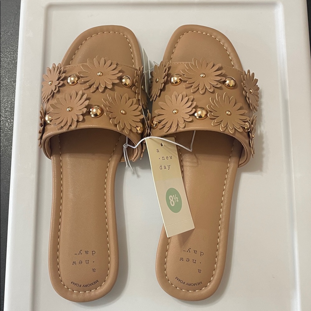 Ziva Tan Floral Slide Sandals NEW Sz.8.5